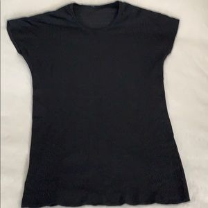 Lulu blank shirt with cute detail air holes